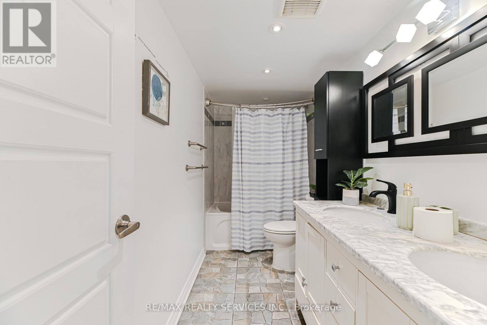 704 - 3390 Weston Road, Toronto, Ontario  M9M 2X3 - Photo 25 - W12471012