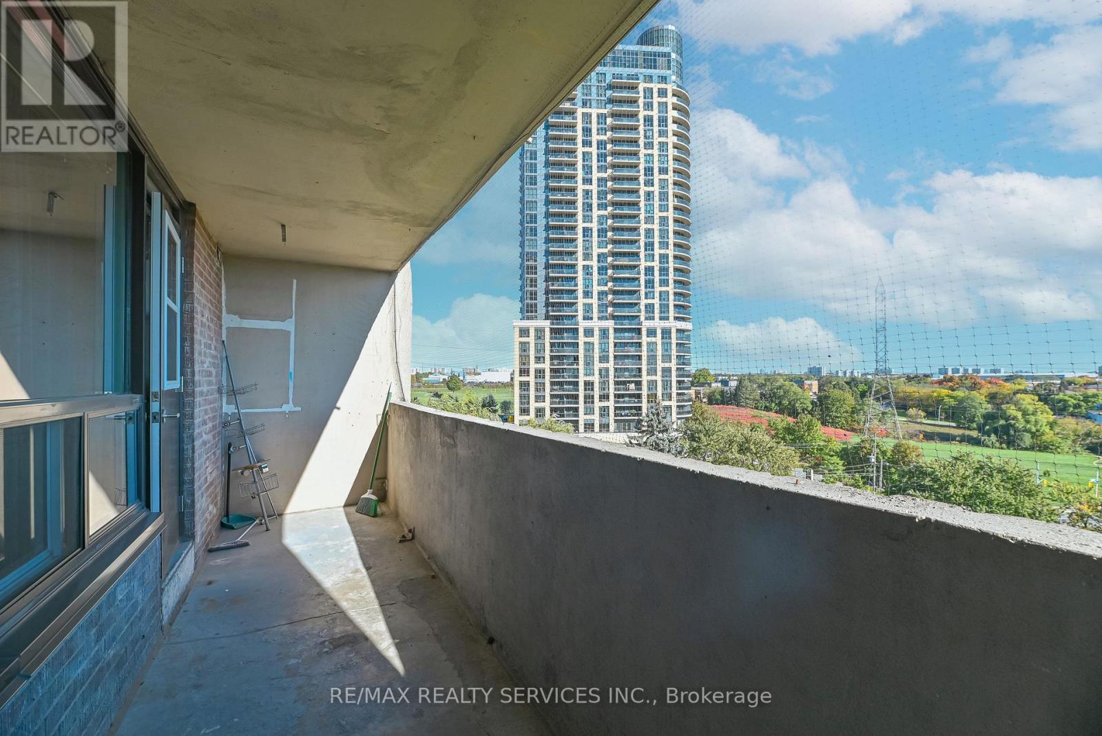 704 - 3390 Weston Road, Toronto, Ontario  M9M 2X3 - Photo 30 - W12471012