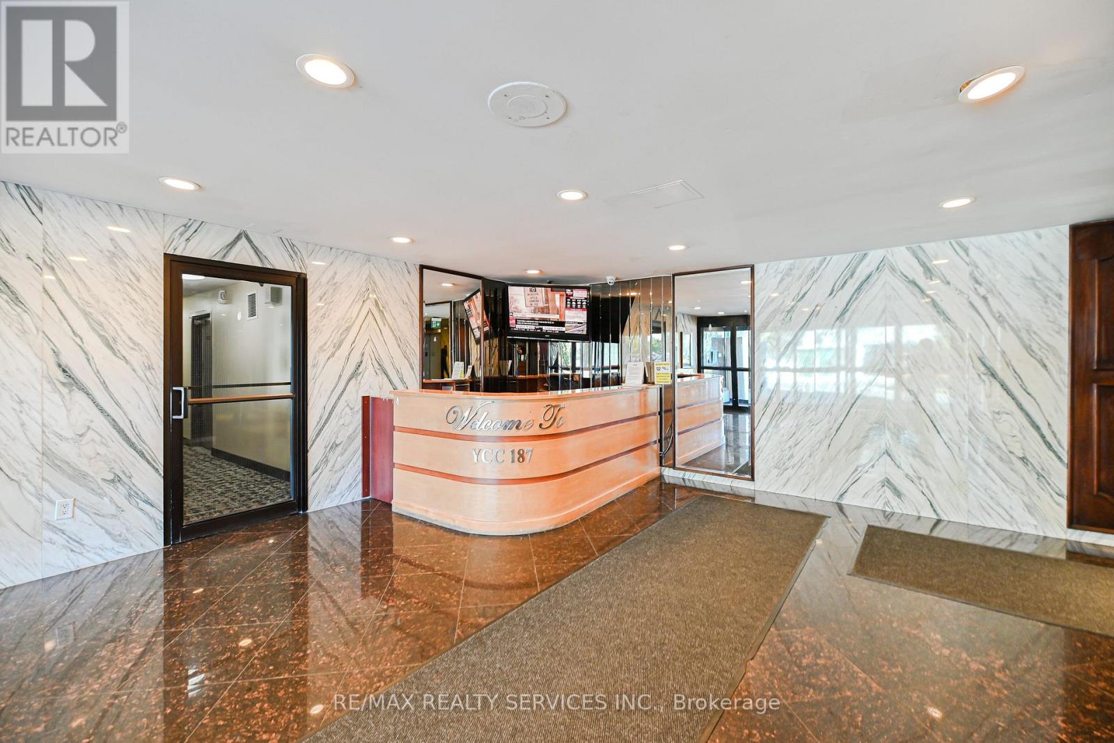 704 - 3390 Weston Road, Toronto, Ontario  M9M 2X3 - Photo 4 - W12471012