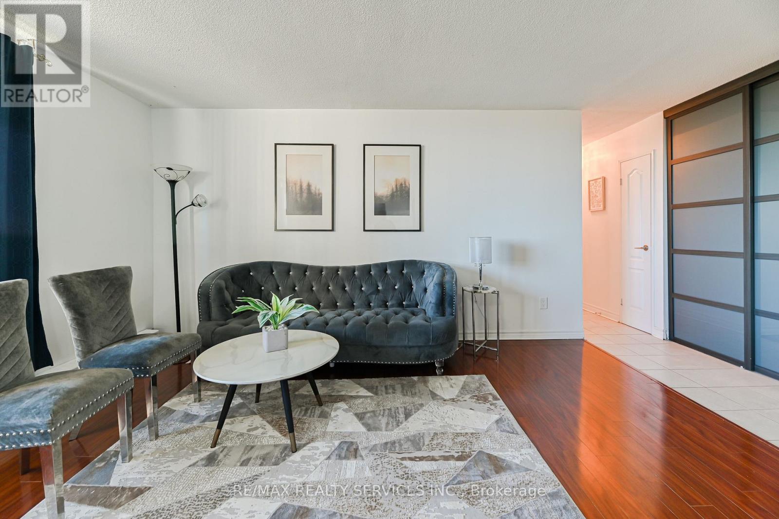 704 - 3390 Weston Road, Toronto, Ontario  M9M 2X3 - Photo 8 - W12471012