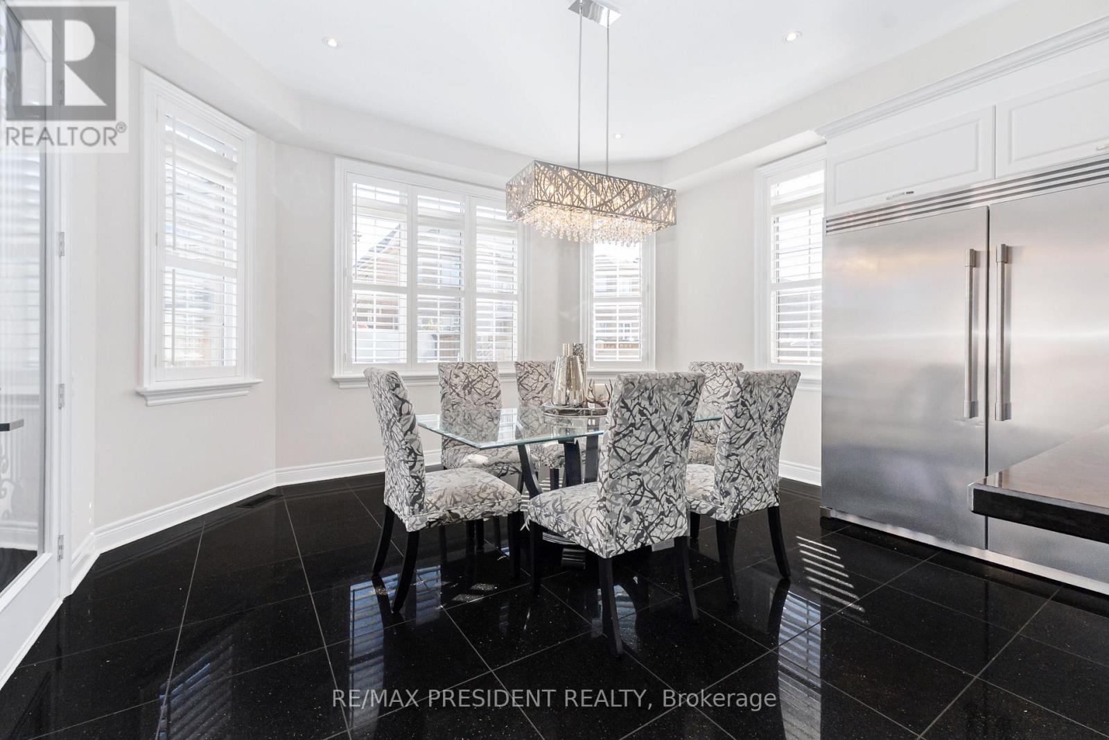 5 Sea Cliff Crescent, Brampton, Ontario  L6T 0G4 - Photo 17 - W12471014