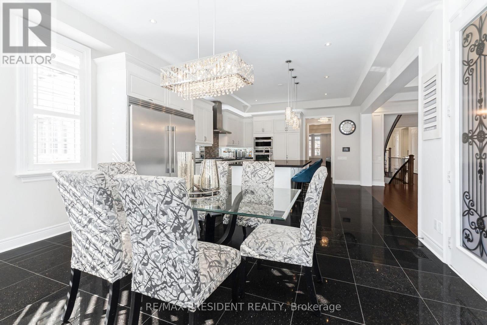 5 Sea Cliff Crescent, Brampton, Ontario  L6T 0G4 - Photo 18 - W12471014