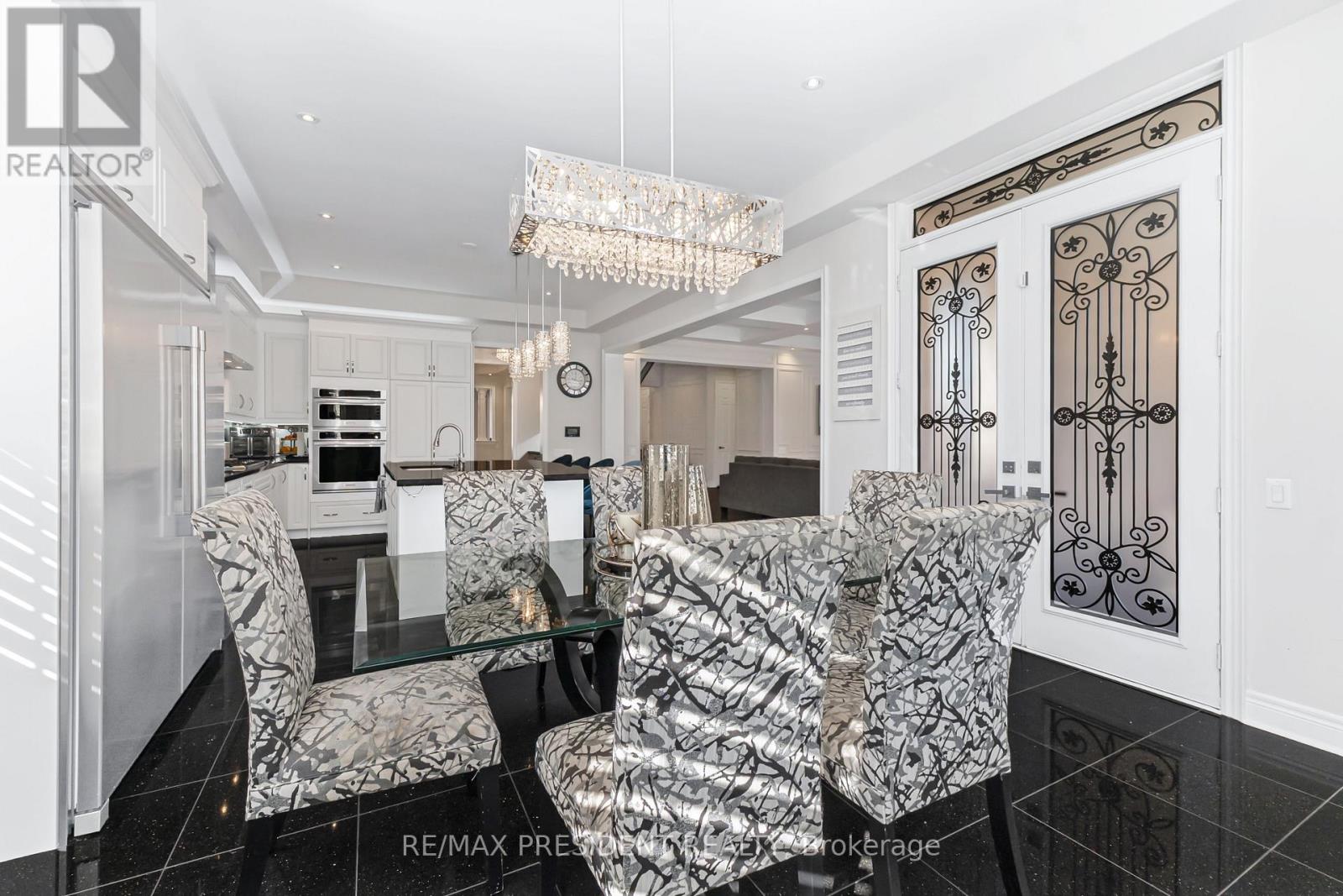 5 Sea Cliff Crescent, Brampton, Ontario  L6T 0G4 - Photo 19 - W12471014