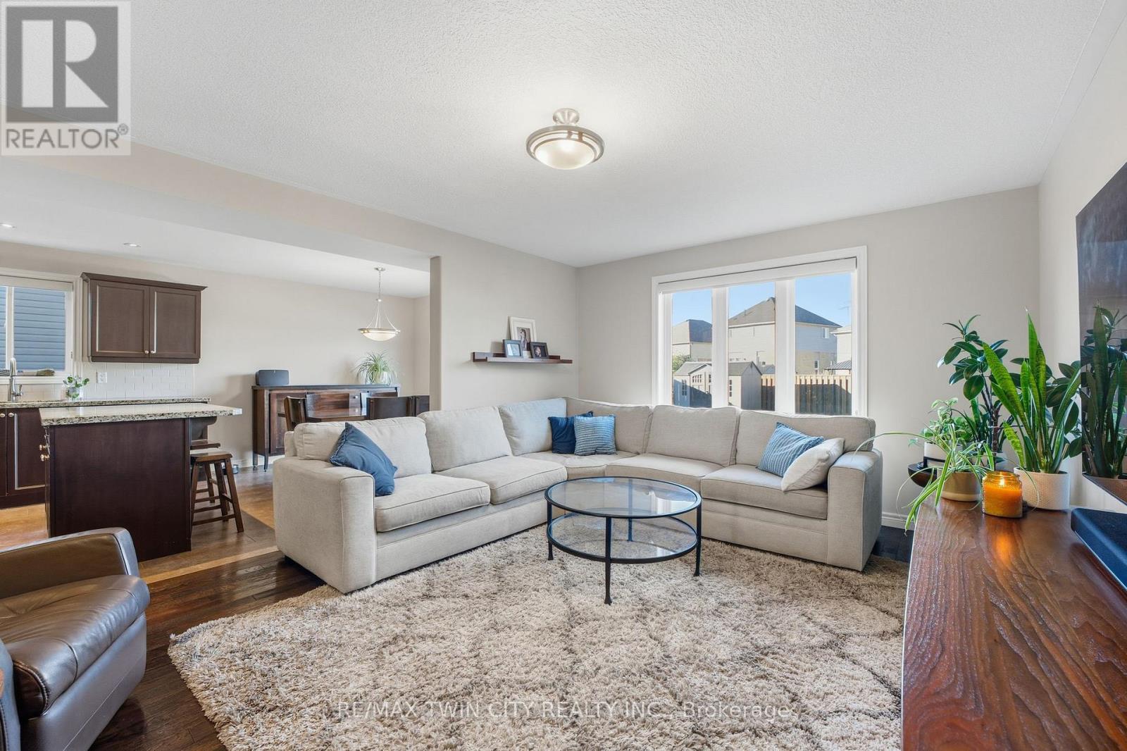 15 Yarington Drive, Brantford, Ontario  N3T 0G2 - Photo 11 - X12471005