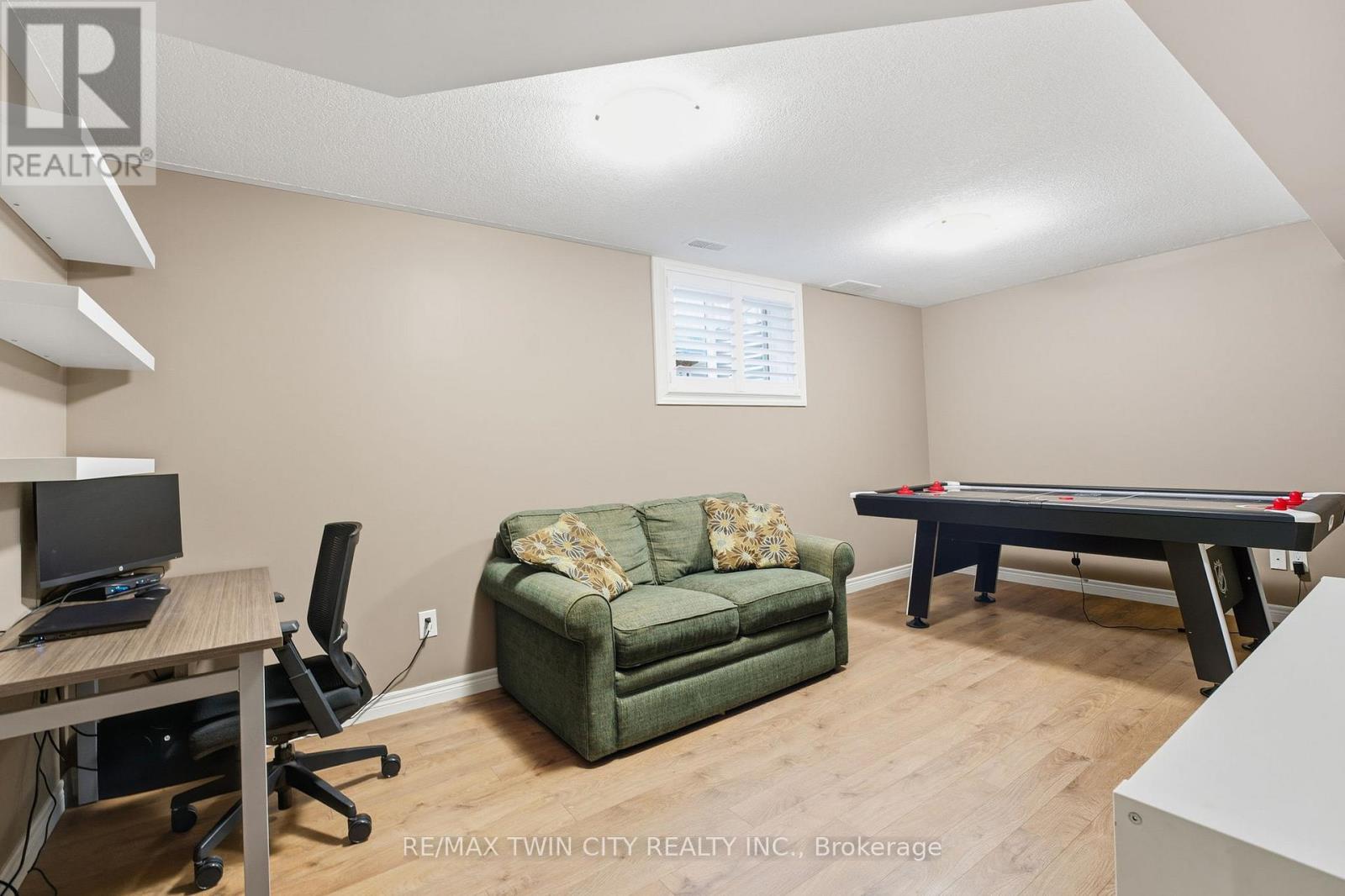 15 Yarington Drive, Brantford, Ontario  N3T 0G2 - Photo 25 - X12471005