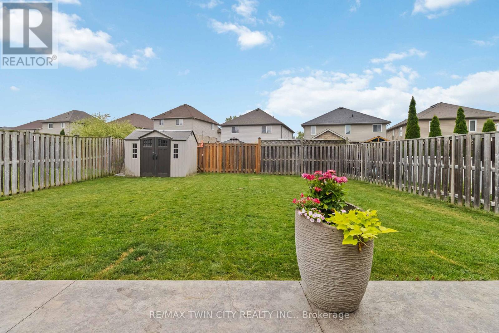 15 Yarington Drive, Brantford, Ontario  N3T 0G2 - Photo 32 - X12471005