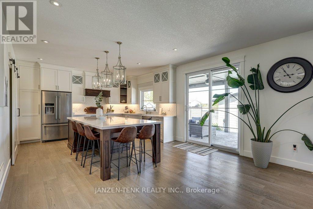 8476 Imperial Road S, Malahide, Ontario  N5H 2R2 - Photo 14 - X12471040