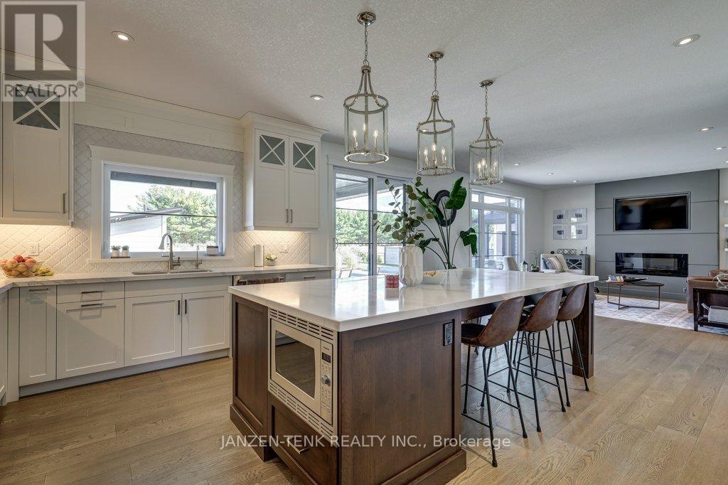 8476 Imperial Road S, Malahide, Ontario  N5H 2R2 - Photo 17 - X12471040