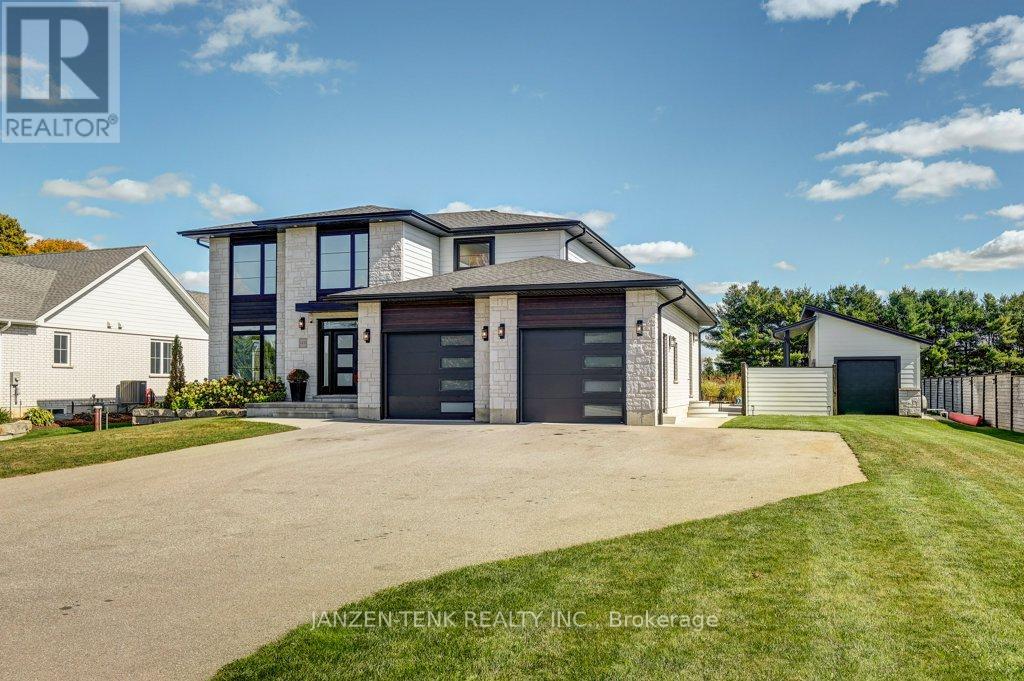 8476 Imperial Road S, Malahide, Ontario  N5H 2R2 - Photo 2 - X12471040