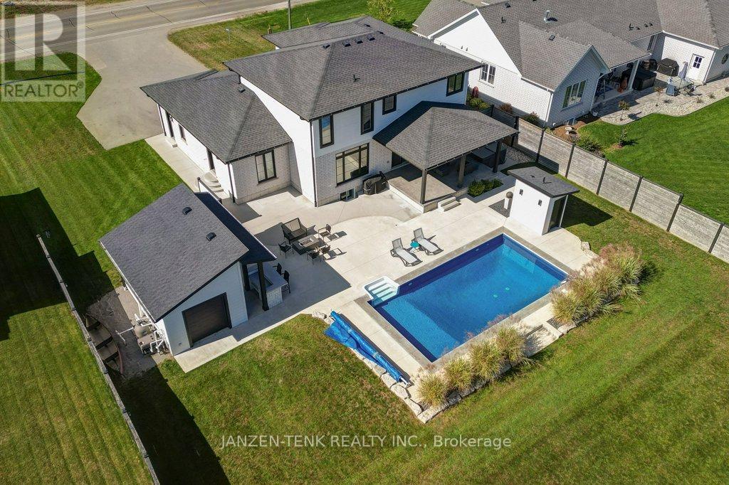 8476 Imperial Road S, Malahide, Ontario  N5H 2R2 - Photo 4 - X12471040