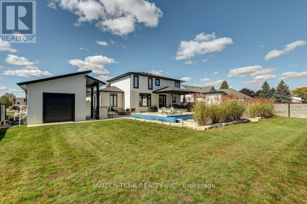8476 Imperial Road S, Malahide, Ontario  N5H 2R2 - Photo 42 - X12471040