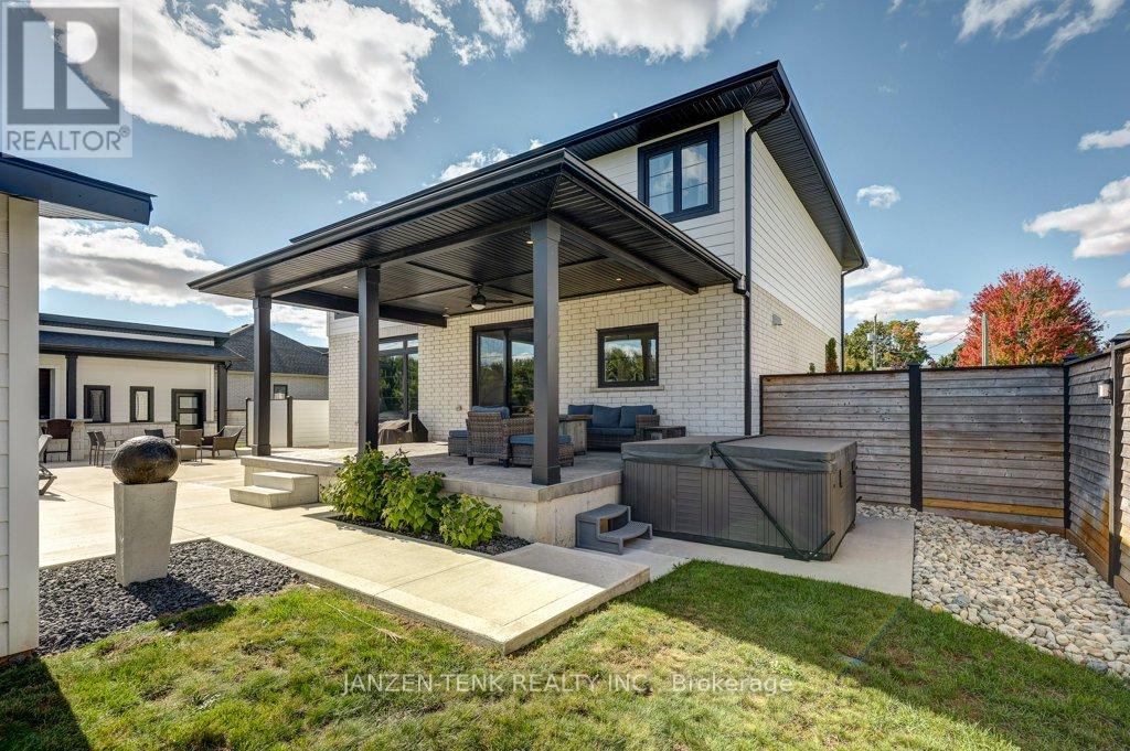 8476 Imperial Road S, Malahide, Ontario  N5H 2R2 - Photo 44 - X12471040