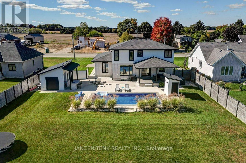 8476 Imperial Road S, Malahide, Ontario  N5H 2R2 - Photo 5 - X12471040