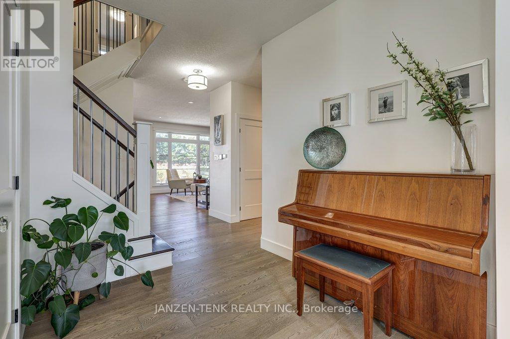 8476 Imperial Road S, Malahide, Ontario  N5H 2R2 - Photo 8 - X12471040