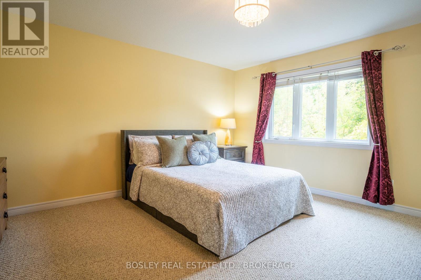 58 Chloe Street, St. Catharines (E. Chester), Ontario  L2P 0A5 - Photo 15 - X12471043