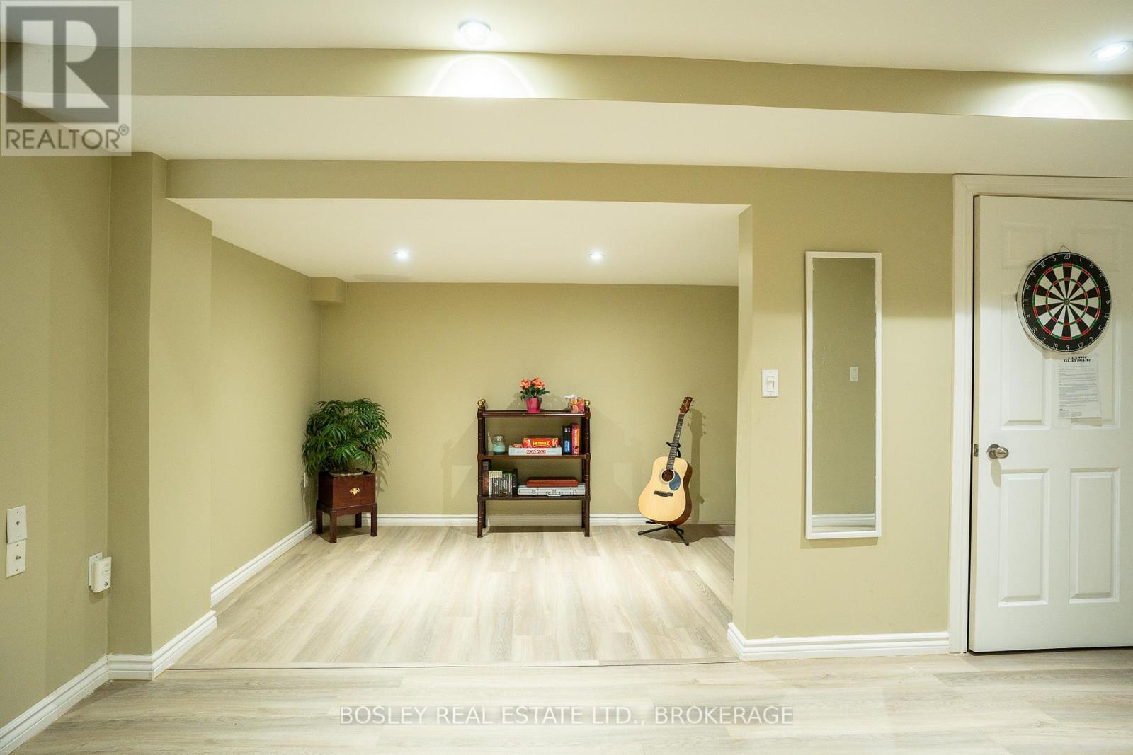 58 Chloe Street, St. Catharines (E. Chester), Ontario  L2P 0A5 - Photo 21 - X12471043