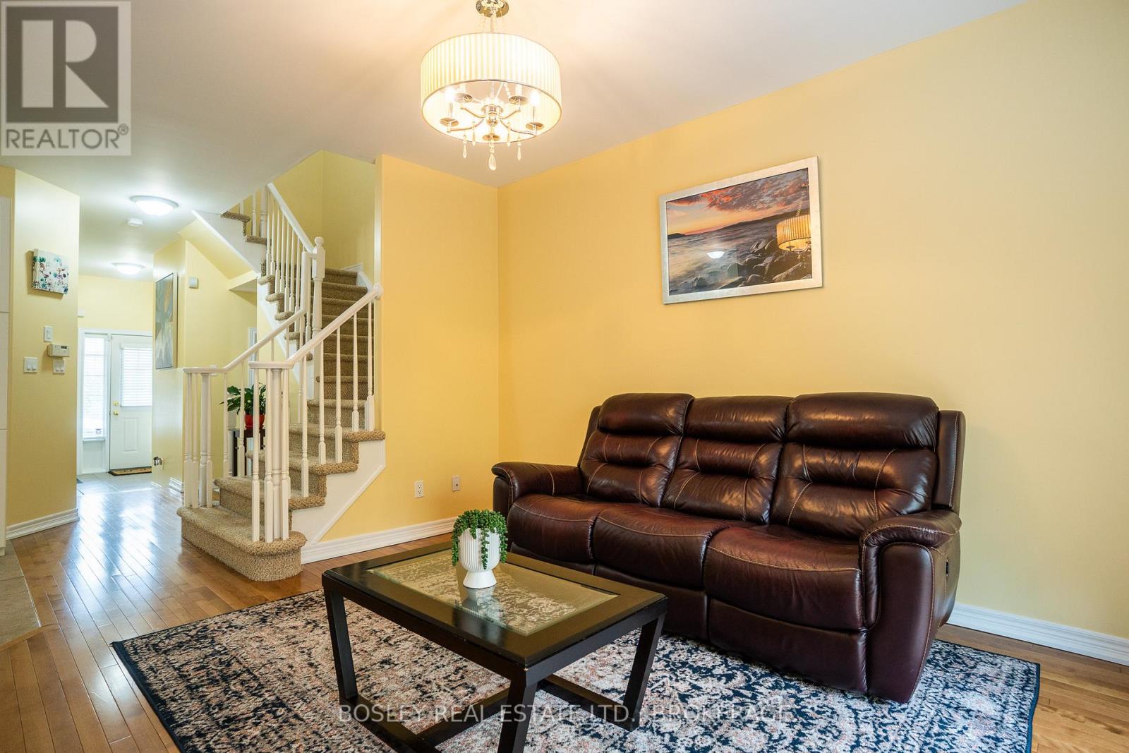 58 Chloe Street, St. Catharines (E. Chester), Ontario  L2P 0A5 - Photo 3 - X12471043