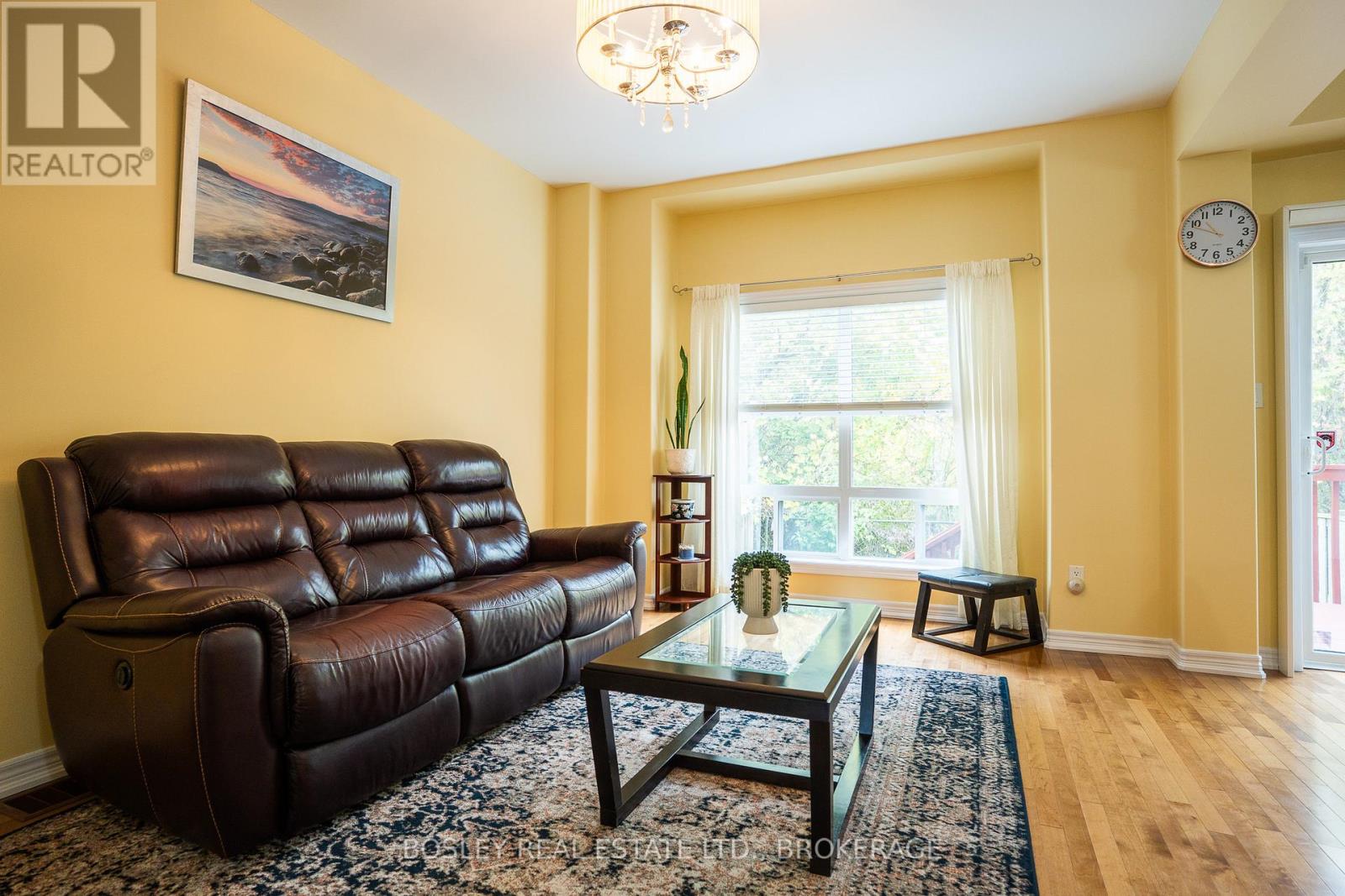 58 Chloe Street, St. Catharines (E. Chester), Ontario  L2P 0A5 - Photo 4 - X12471043