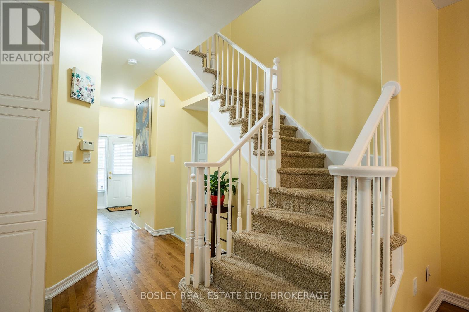 58 Chloe Street, St. Catharines (E. Chester), Ontario  L2P 0A5 - Photo 9 - X12471043