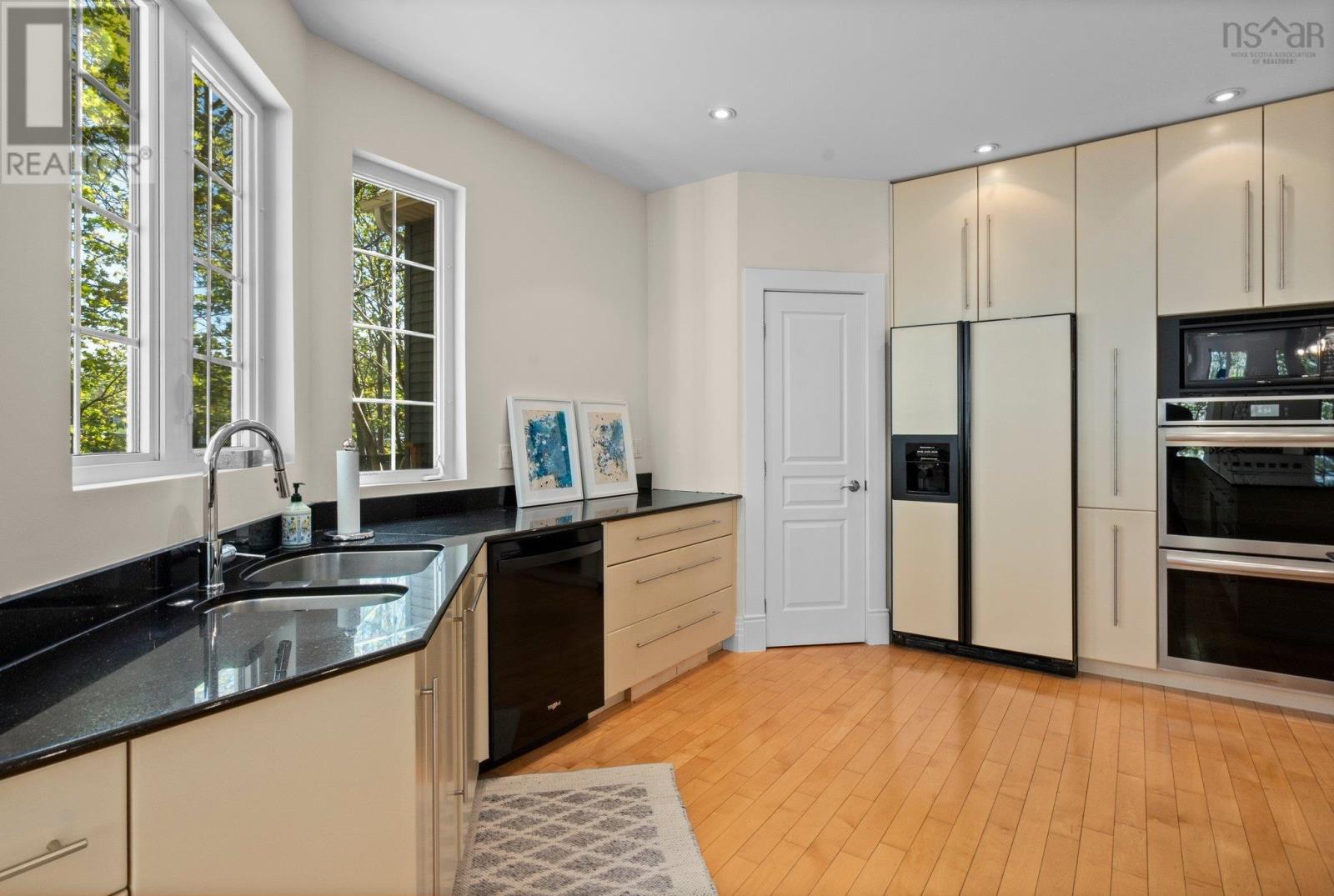 745 Young Avenue, Halifax, Nova Scotia  B3H 2V8 - Photo 12 - 202512650