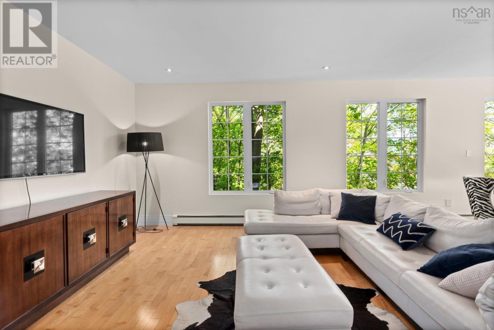 745 Young Avenue, Halifax, Nova Scotia  B3H 2V8 - Photo 9 - 202512650