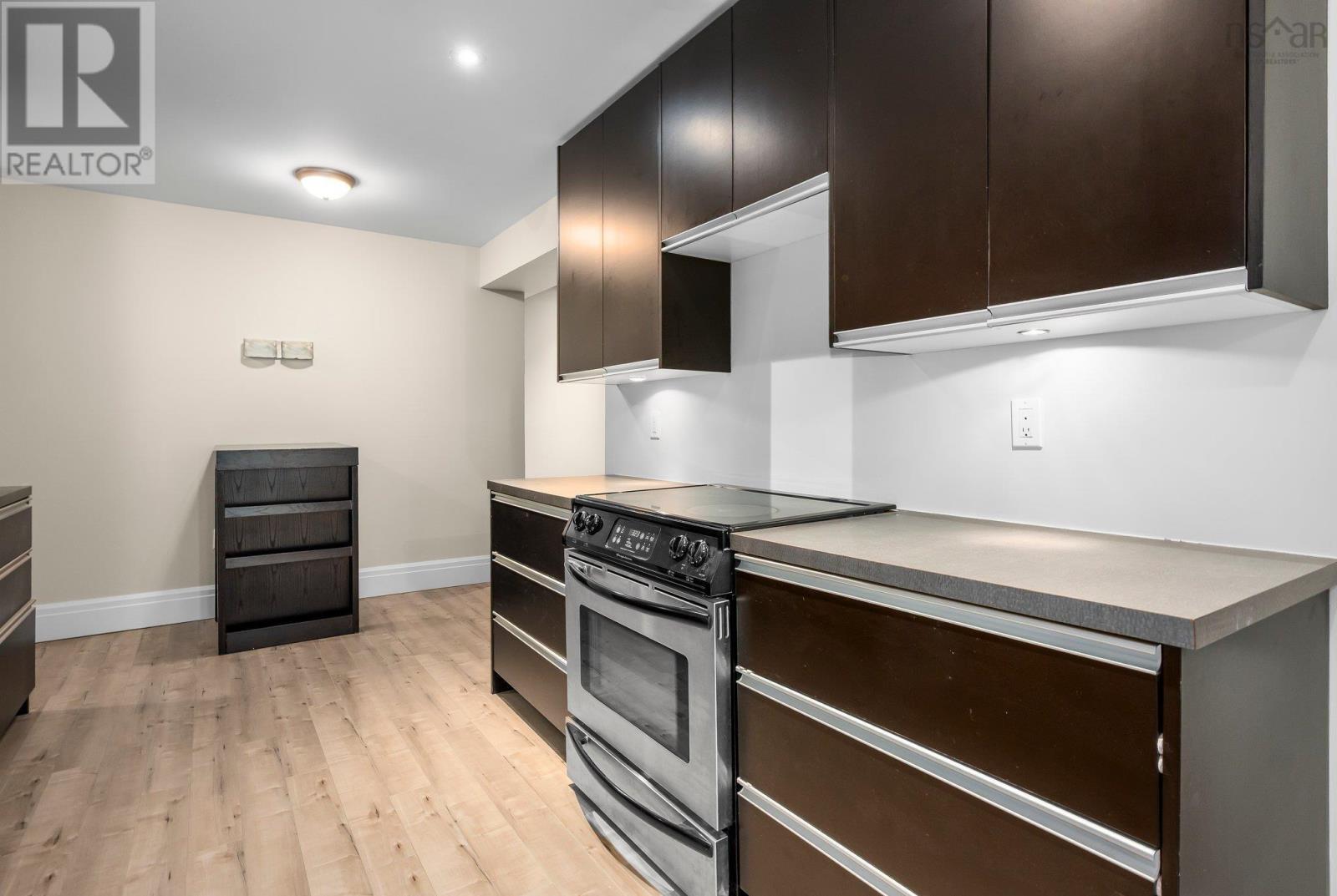 745 Young Avenue, Halifax, Nova Scotia  B3H 2V8 - Photo 38 - 202512650