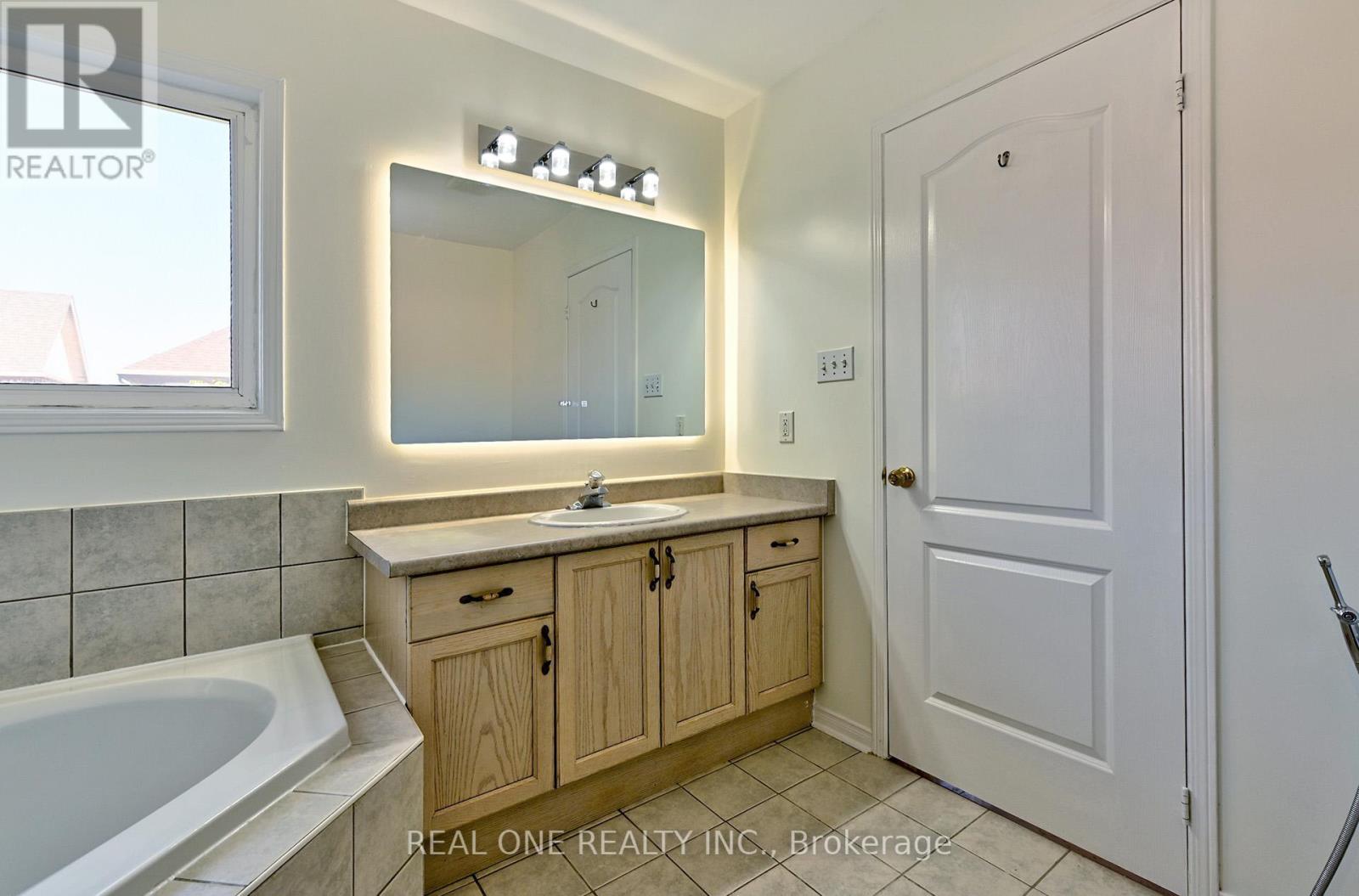 177 Fred Mclaren Boulevard, Markham, Ontario  L6E 1G8 - Photo 22 - N12471016