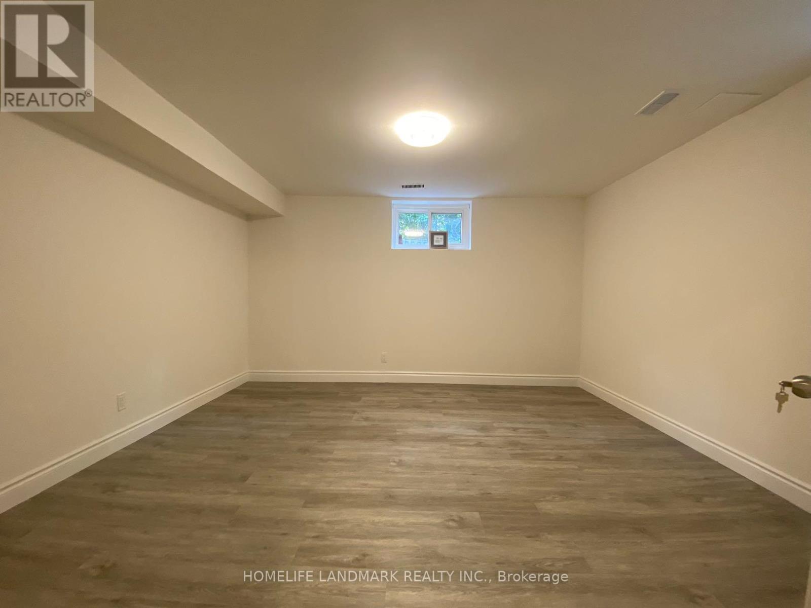 Lower - 1052 Elgin Street, Newmarket, Ontario  L3Y 3C1 - Photo 4 - N12471019