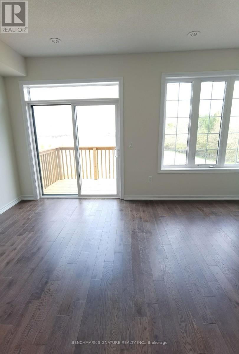 31 Mannar Drive, Markham, Ontario  L6C 1J4 - Photo 3 - N12471021