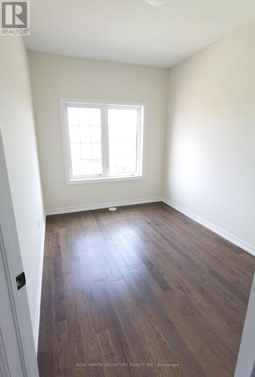31 Mannar Drive, Markham, Ontario  L6C 1J4 - Photo 6 - N12471021