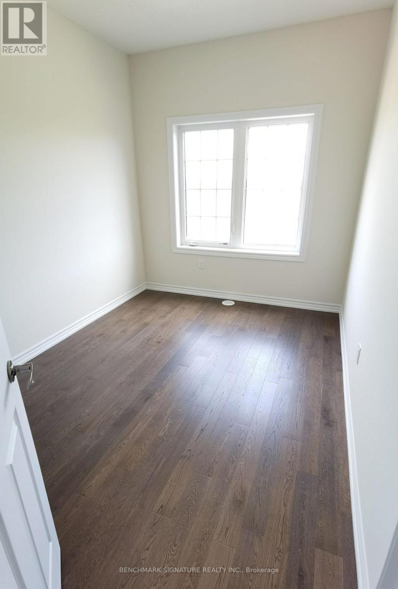 31 Mannar Drive, Markham, Ontario  L6C 1J4 - Photo 7 - N12471021
