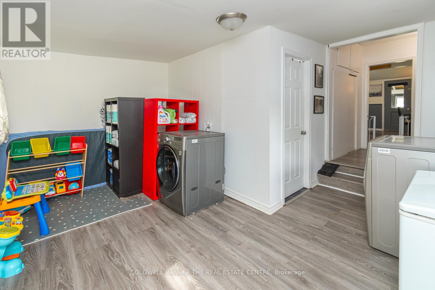 119 Elizabeth Street, Essa, Ontario  L0M 1B0 - Photo 11 - N12471034