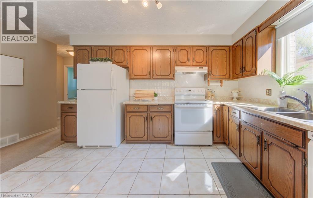 143 Clearwater Crescent, Waterloo, Ontario  N2V 1E7 - Photo 14 - 40777379