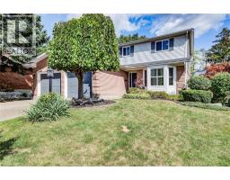 33 TINATAWA Court, Kitchener, Ontario