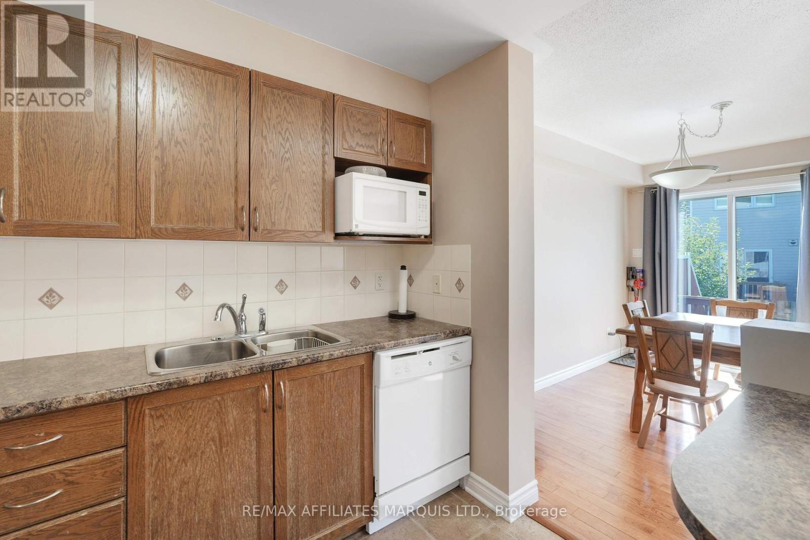 76 Indigo Street, Ottawa, Ontario  K1J 0A8 - Photo 10 - X12471062
