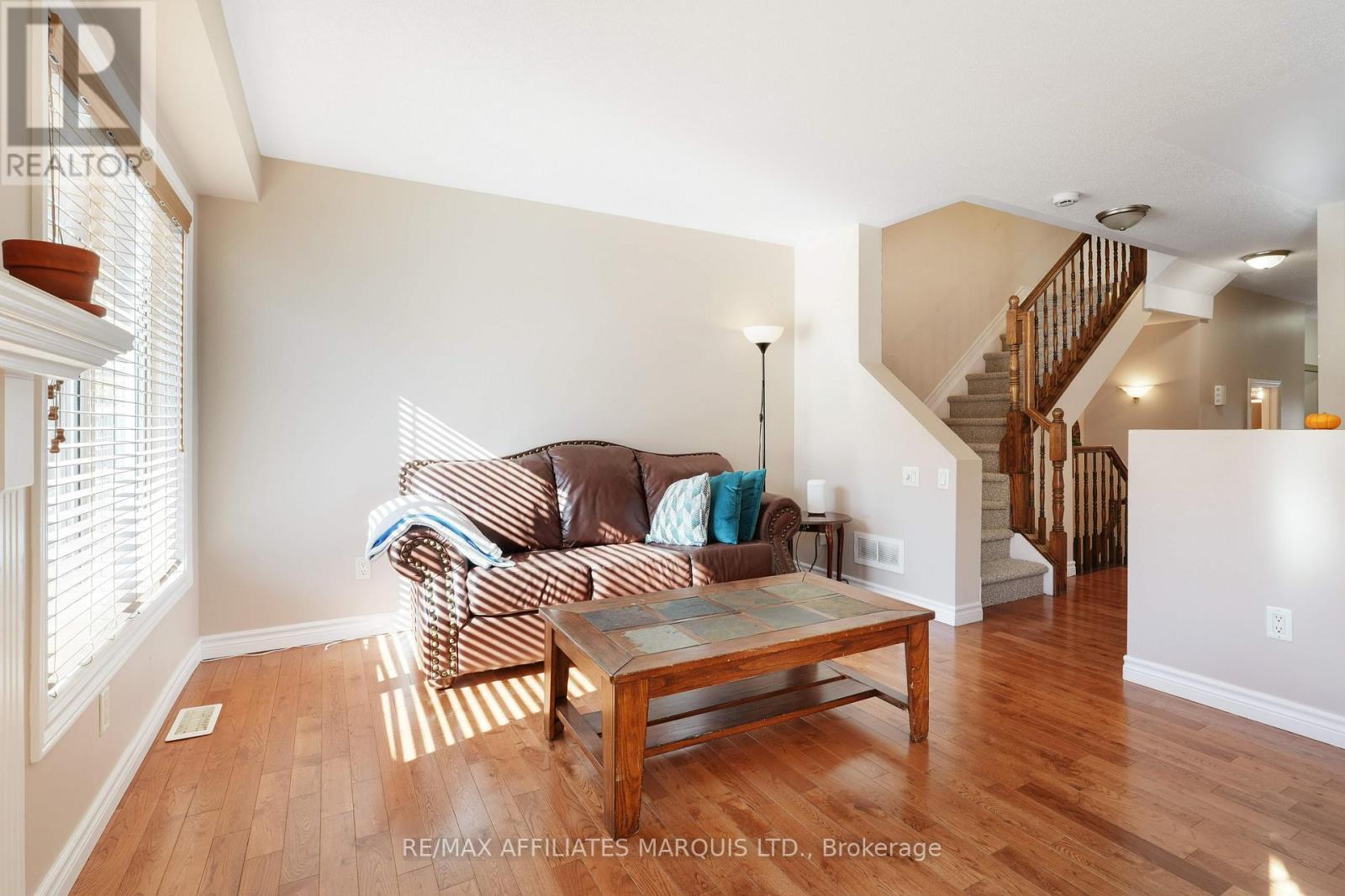 76 Indigo Street, Ottawa, Ontario  K1J 0A8 - Photo 12 - X12471062