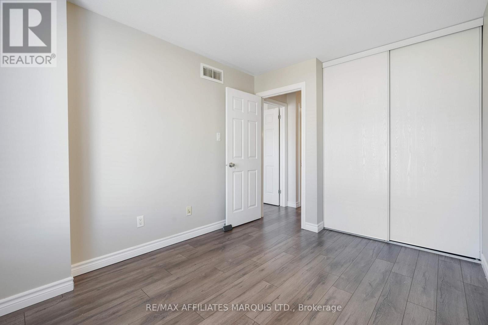 76 Indigo Street, Ottawa, Ontario  K1J 0A8 - Photo 19 - X12471062