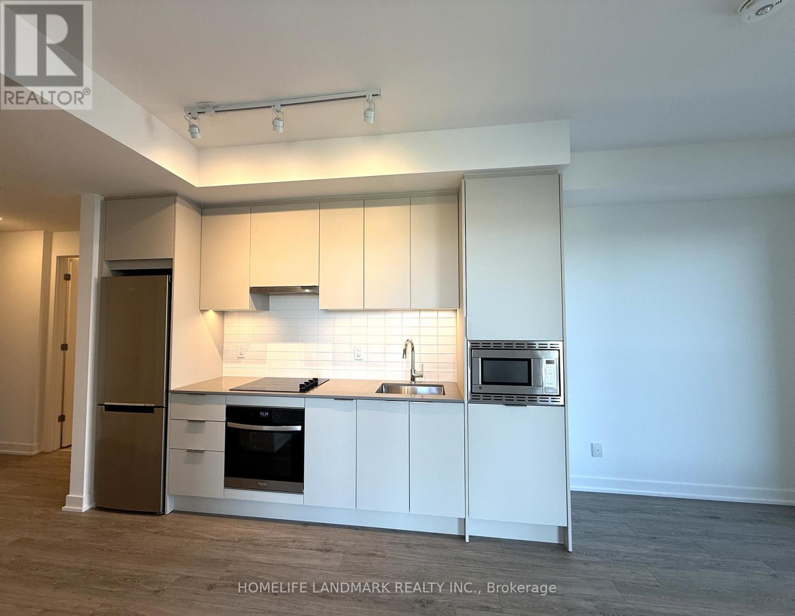 403 - 3071 Trafalgar Road, Oakville, Ontario  L6H 8C6 - Photo 10 - W12471015
