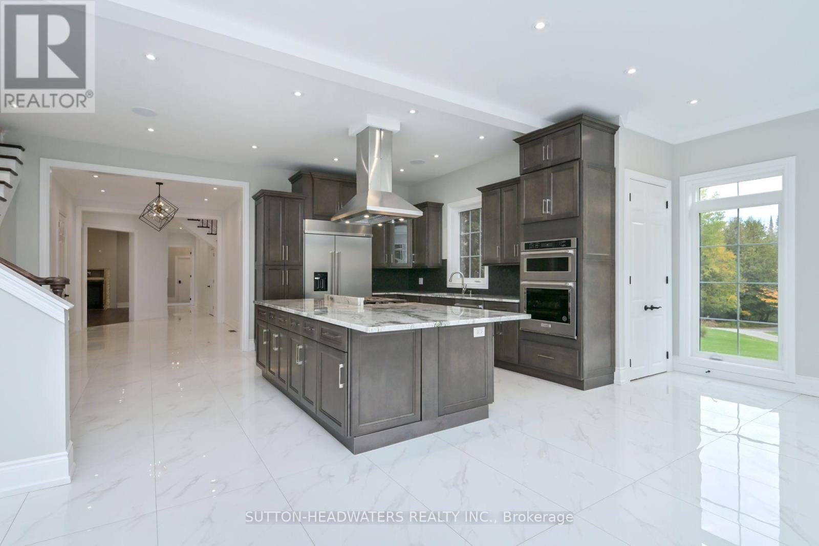 12 Flaherty Lane, Caledon, Ontario  L7K 2P3 - Photo 5 - W12471042