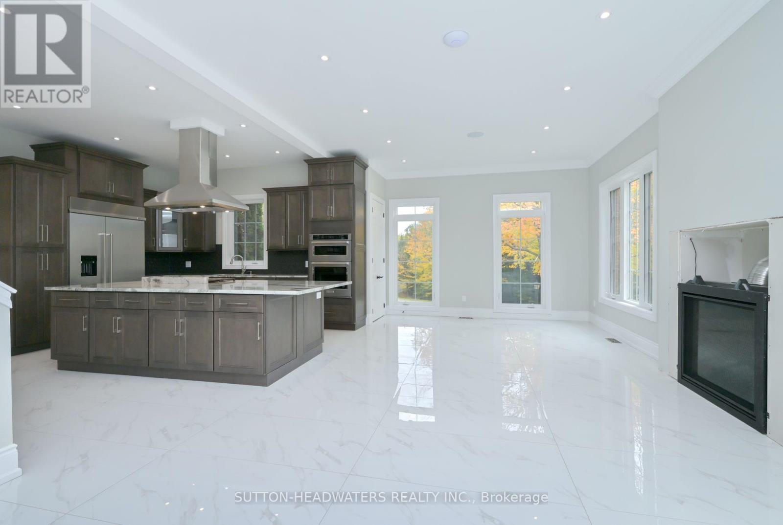 12 Flaherty Lane, Caledon, Ontario  L7K 2P3 - Photo 7 - W12471042