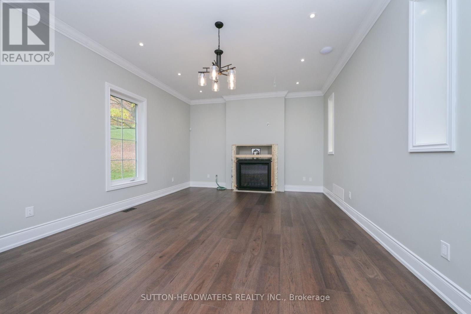 12 Flaherty Lane, Caledon, Ontario  L7K 2P3 - Photo 9 - W12471042