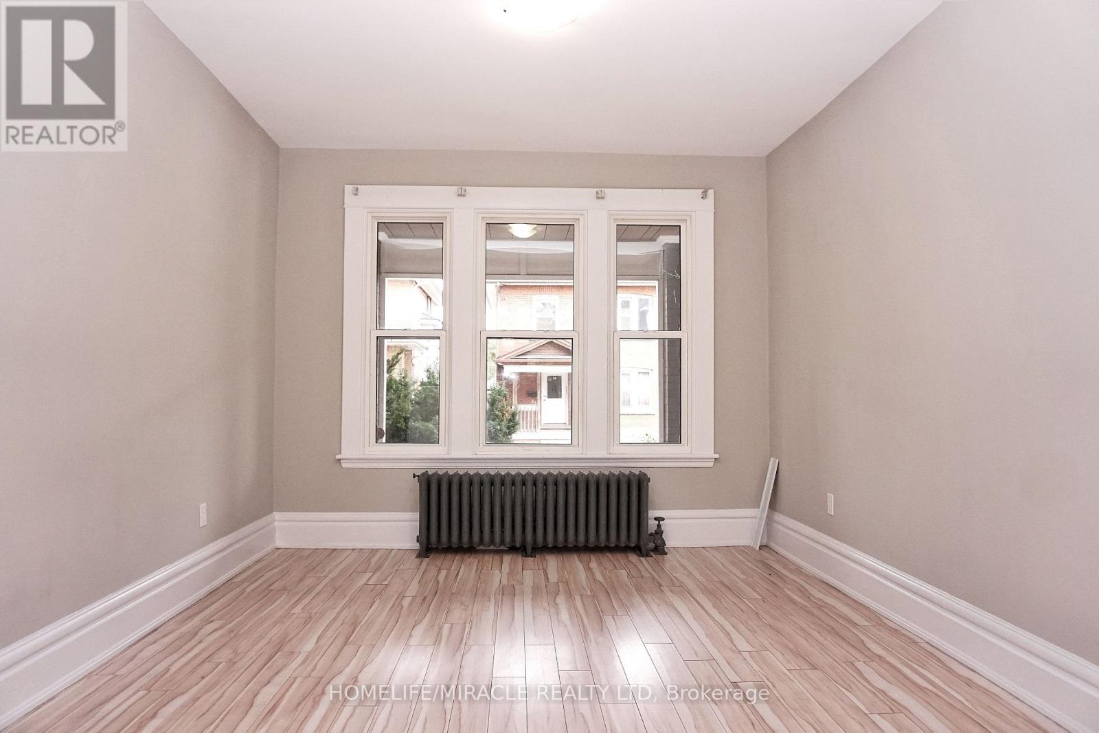 25 Spadina Avenue, Hamilton, Ontario  L8M 2W8 - Photo 13 - X12471017