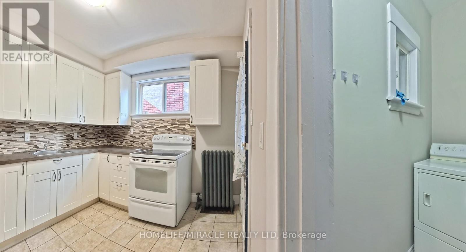 25 Spadina Avenue, Hamilton, Ontario  L8M 2W8 - Photo 17 - X12471017