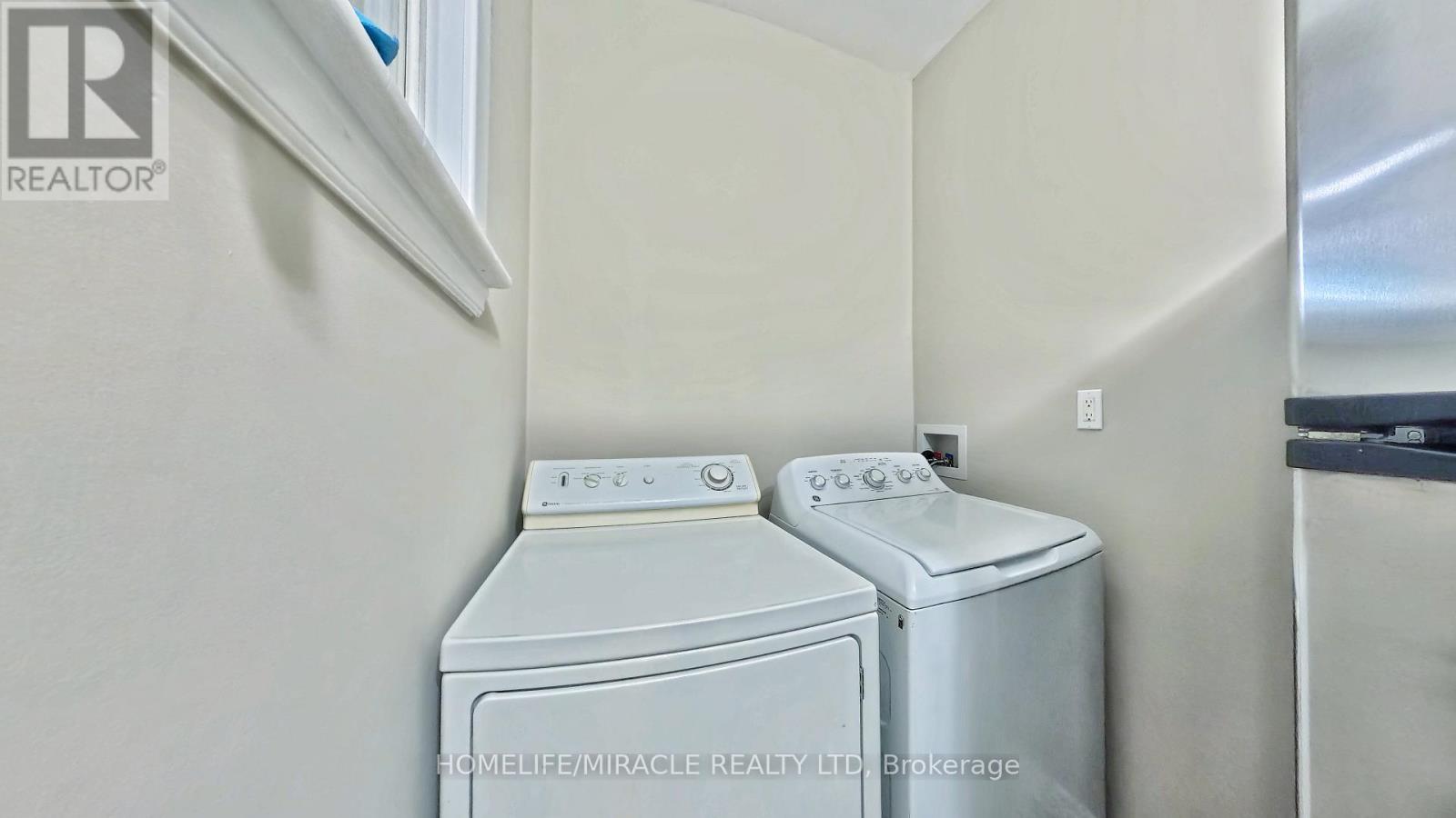 25 Spadina Avenue, Hamilton, Ontario  L8M 2W8 - Photo 20 - X12471017