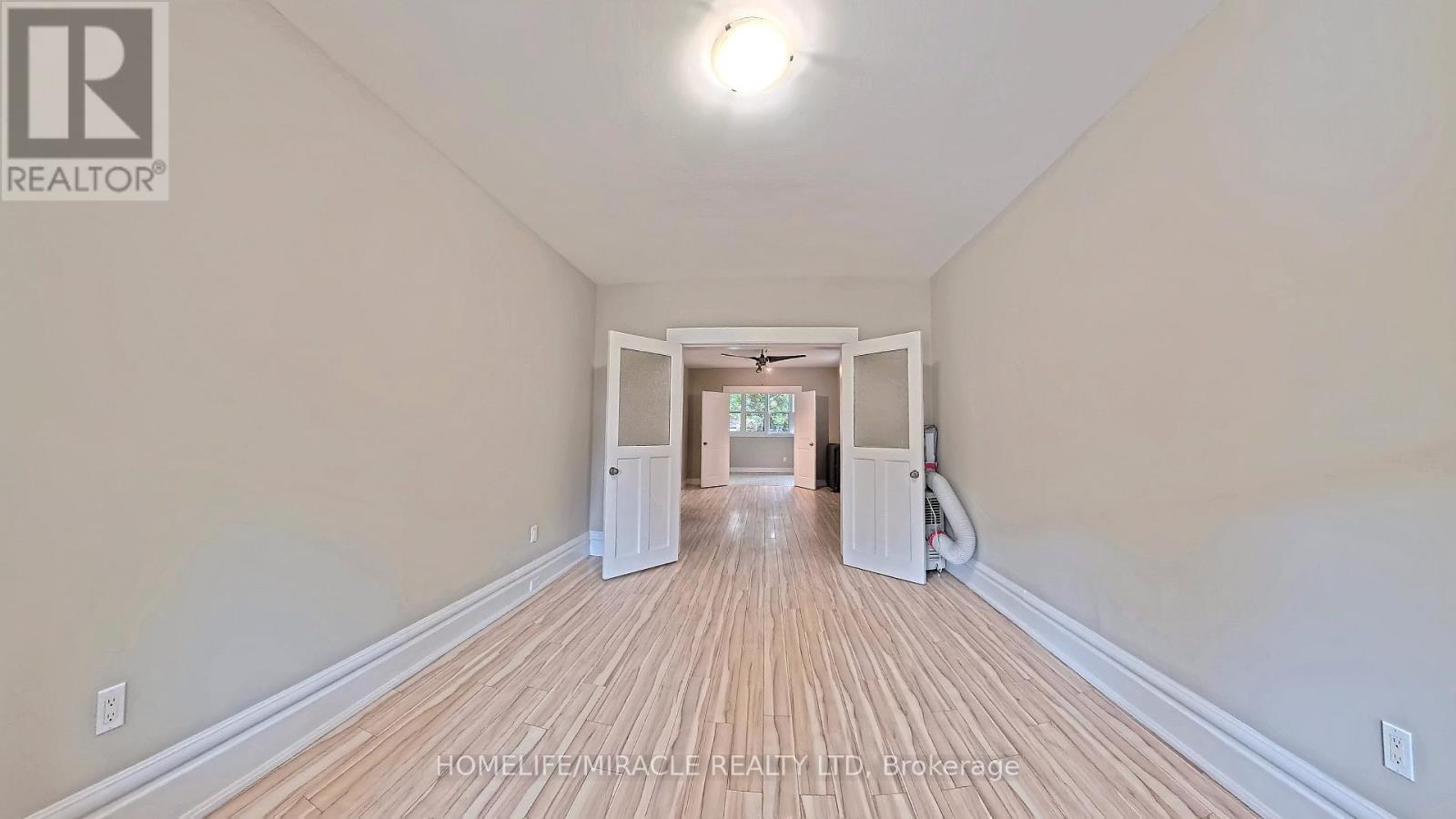 25 Spadina Avenue, Hamilton, Ontario  L8M 2W8 - Photo 3 - X12471017