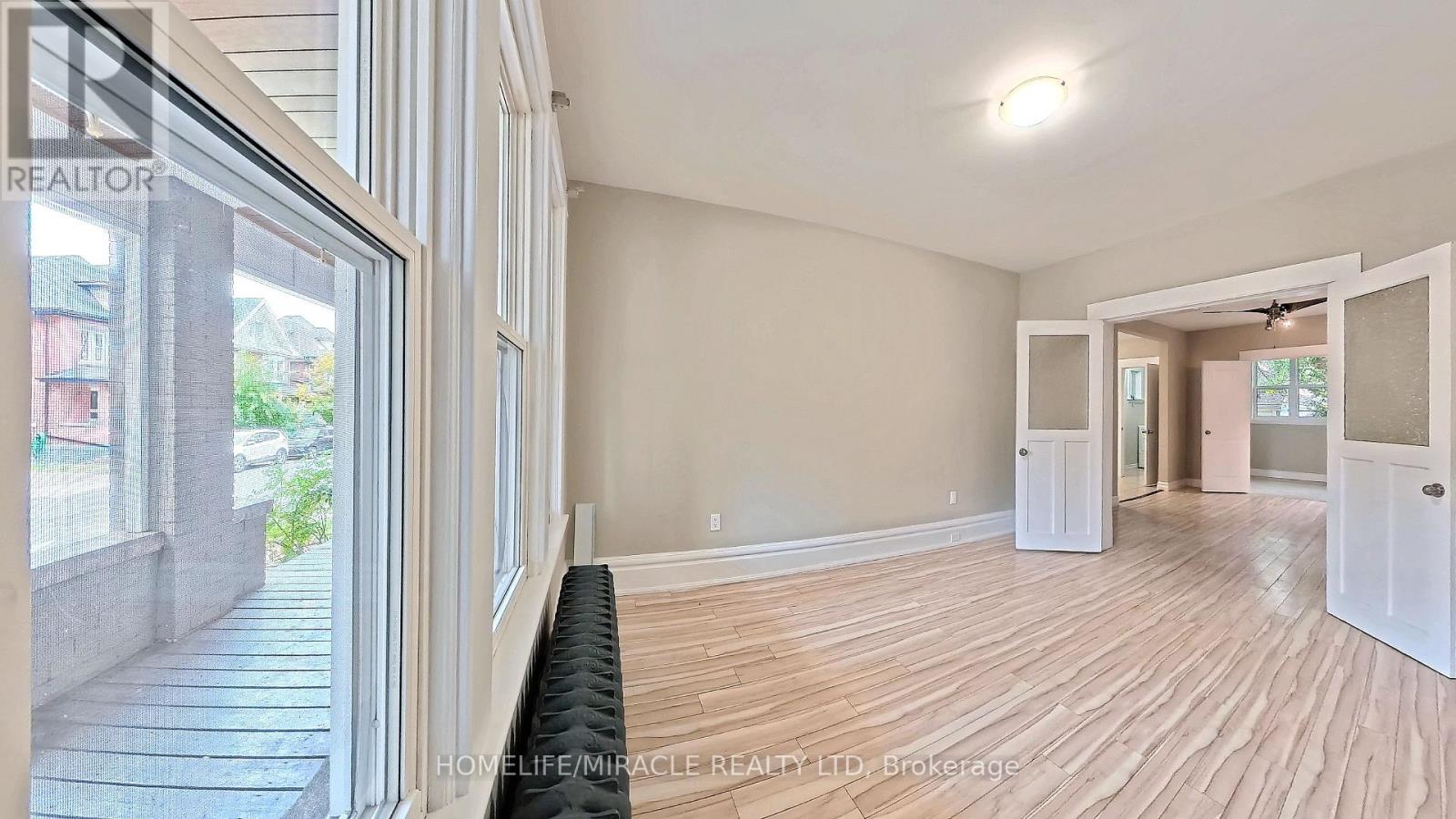 25 Spadina Avenue, Hamilton, Ontario  L8M 2W8 - Photo 5 - X12471017