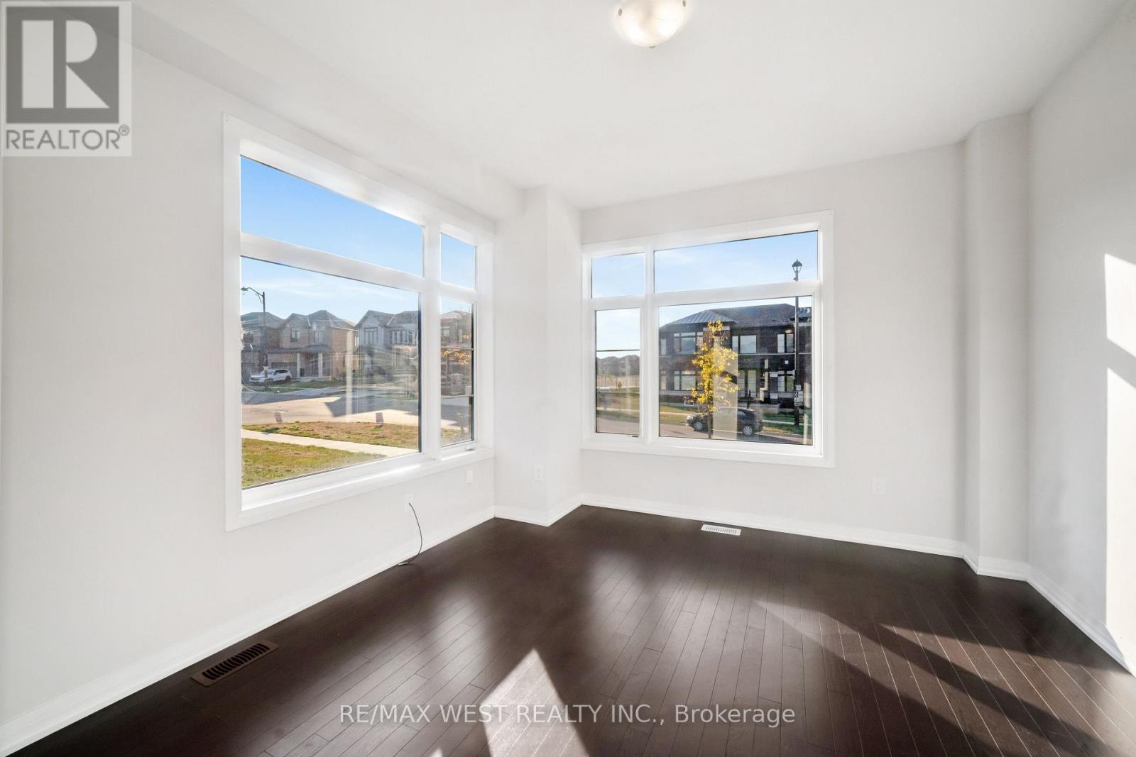 297 Bismark Drive, Cambridge, Ontario  N1S 0C6 - Photo 14 - X12471030