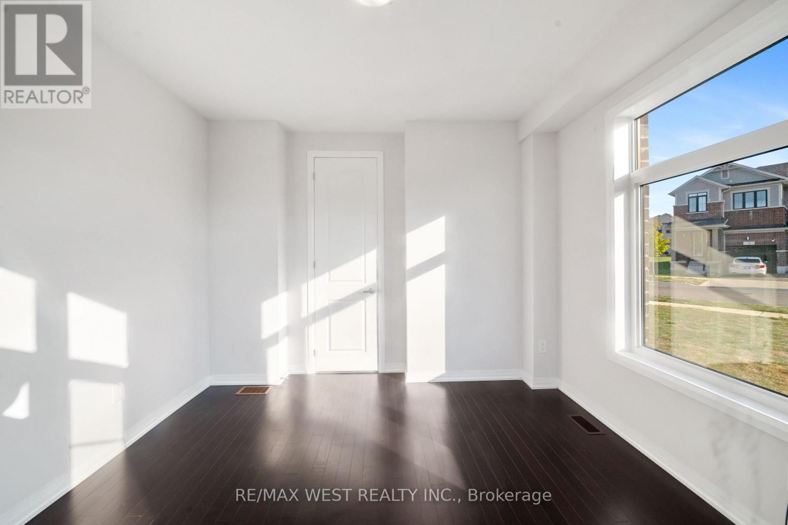 297 Bismark Drive, Cambridge, Ontario  N1S 0C6 - Photo 15 - X12471030