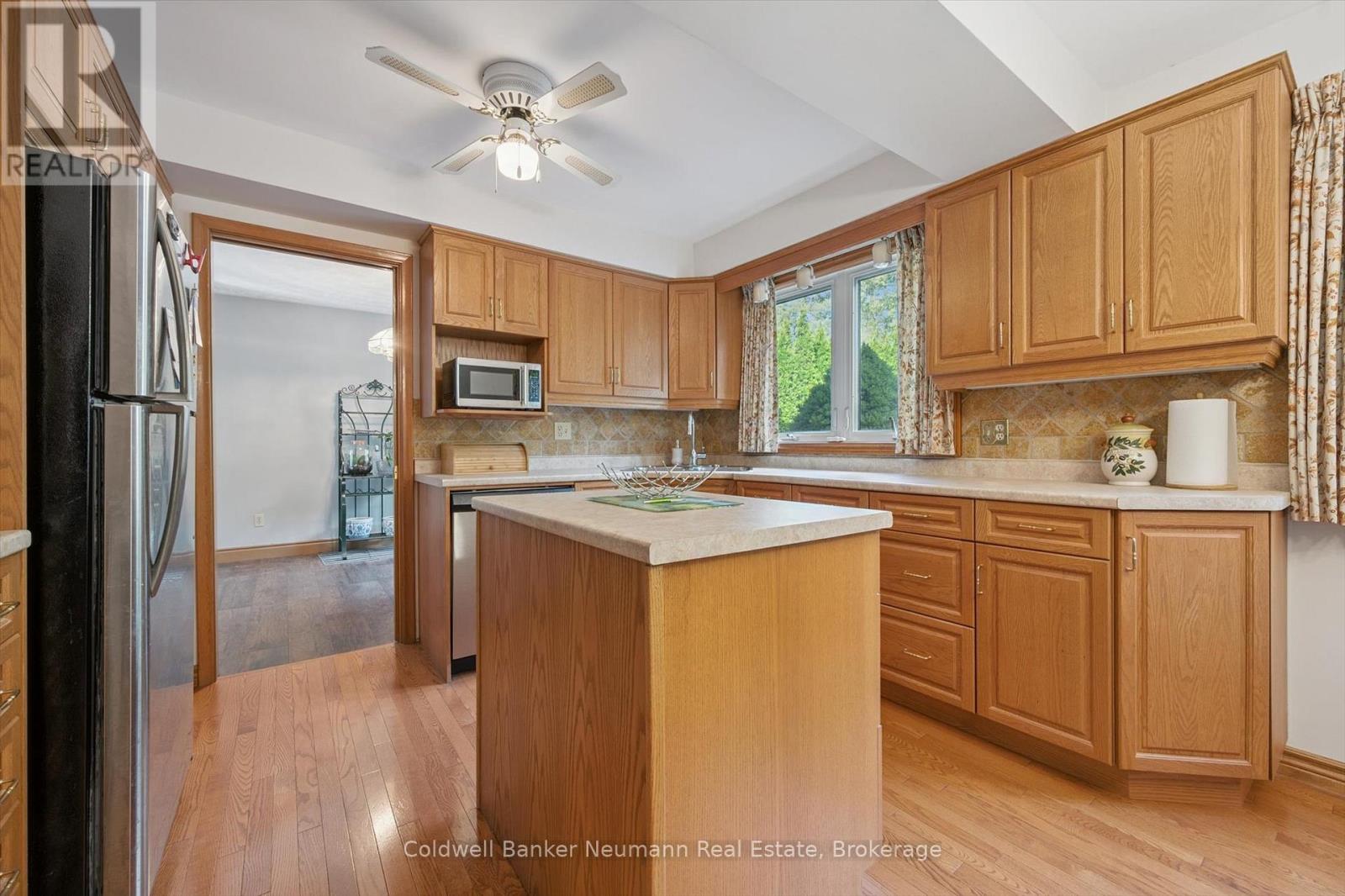 10 Carmine Place, Guelph (Victoria North), Ontario  N1E 3V1 - Photo 15 - X12471082