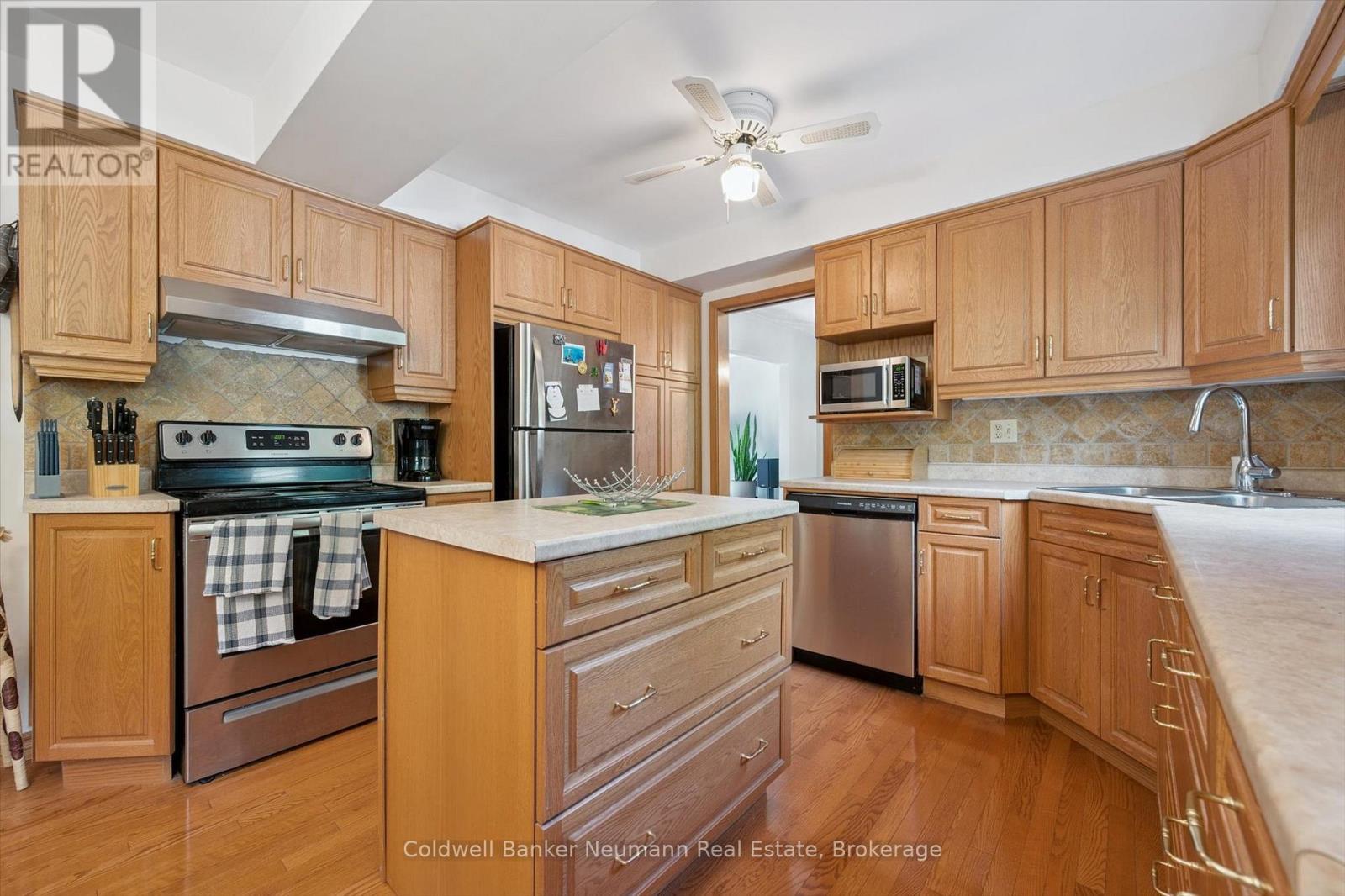 10 Carmine Place, Guelph (Victoria North), Ontario  N1E 3V1 - Photo 16 - X12471082
